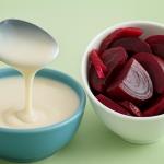 Kefir und Rote Bete: Zwei Lebensmittel, die die Verdauung kennt und die Ernährungsexperten immer häufiger gemeinsam empfehlen
